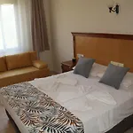 Rosy كوشاداسيه
