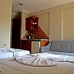 Rosy Hotel apartamentowy Kusadası