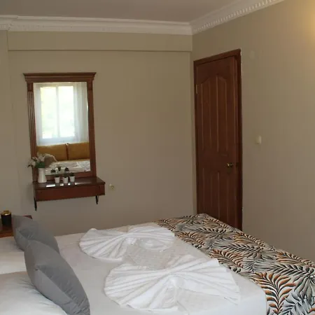 Rosy Aparthotel 3*