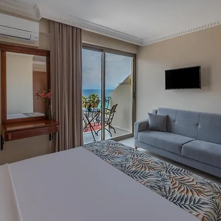 Rosy Aparthotel 3*