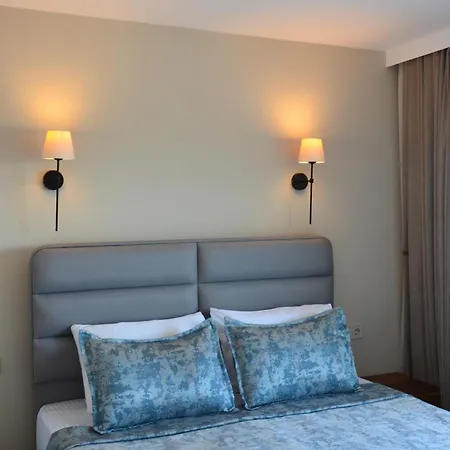 Rosy Apartahotel 3*
