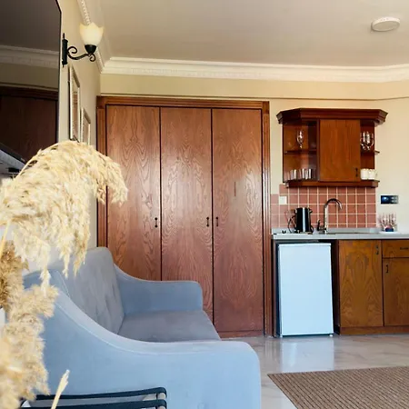 Rosy Aparthotel 3*